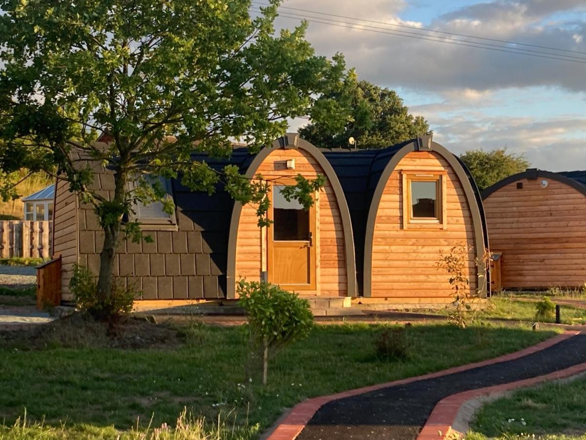 Hotel Squirrel Glamping Pod School House Farm Leighton  Exterior foto